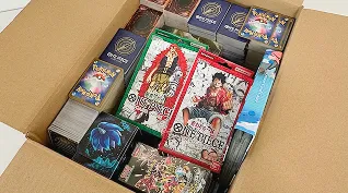 売りたいトレカ類を箱に詰めるだけ